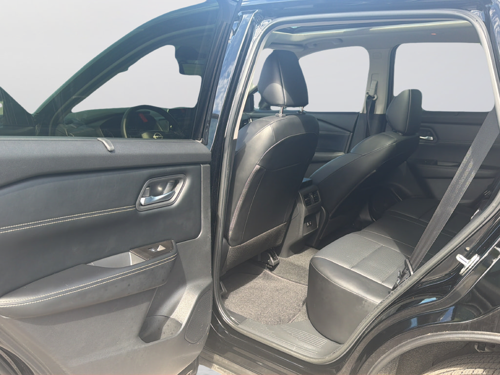 Certified 2025 Nissan Rogue SV w/ SV Premium Package FWD image 30