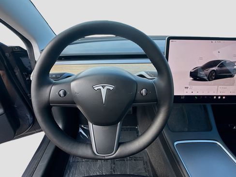 Used 2023 Tesla Model 3 Standard Range RWD image 8