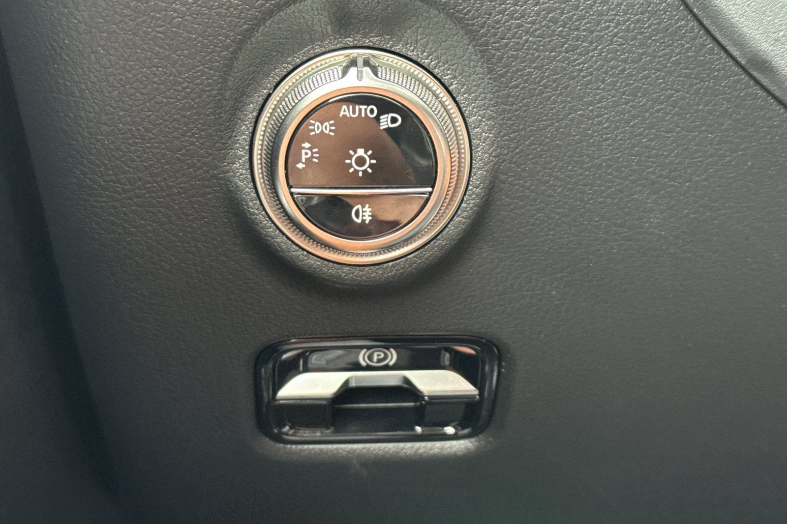 Used 2026 Mercedes-Benz C 300 Sedan image 34