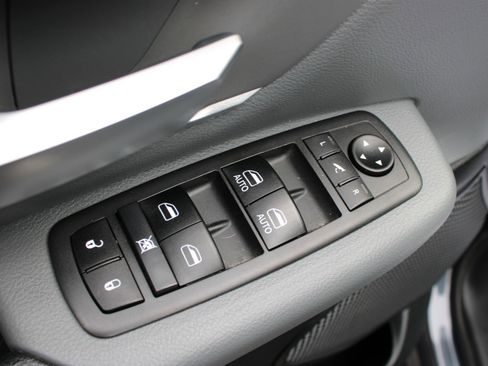 Used 2021 RAM 1500 Big Horn image 13