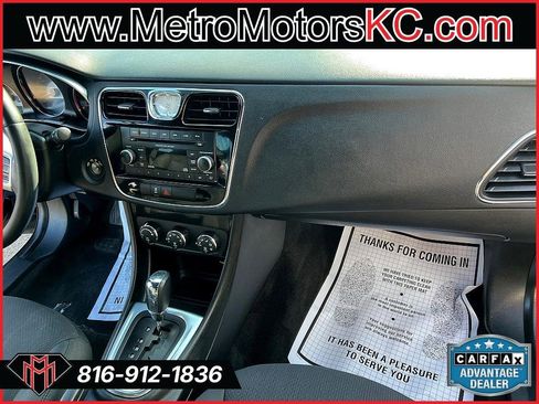Used 2013 Chrysler 200 Touring image 31