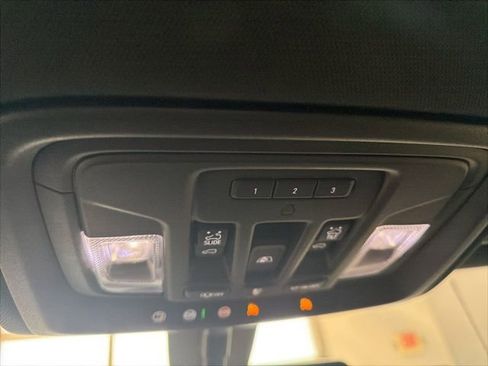 Used 2021 GMC Sierra 2500 AT4 image 16