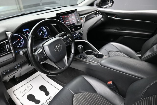 Used 2022 Toyota Camry SE FWD image 19
