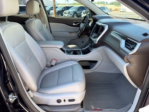 Used 2021 GMC Acadia SLT w/ Technology Package FWD image 22