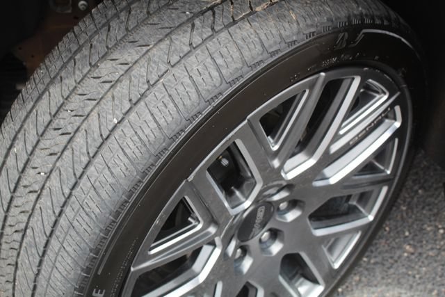 Used 2025 GMC Yukon Denali Ultimate w/ LPO, Floor Liner Package AWD/4WD image 14