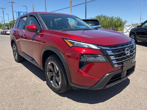 Used 2025 Nissan Rogue SV FWD image 7
