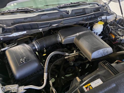 Used 2019 RAM 1500 Express w/ Express Value Package AWD/4WD image 39