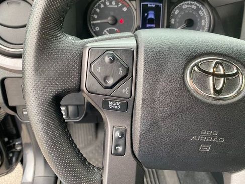 Used 2022 Toyota Tacoma TRD Sport image 28