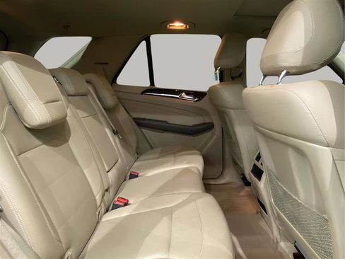 Used 2015 Mercedes-Benz ML 250 BlueTEC 4MATIC image 23