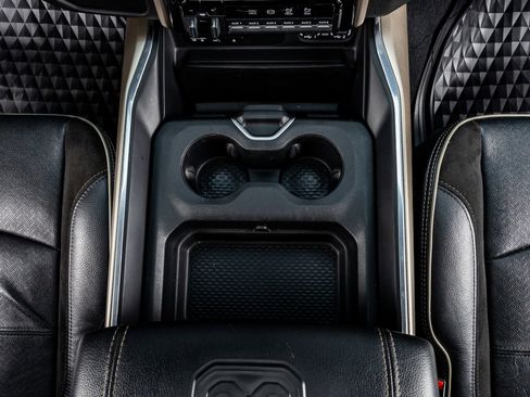 Used 2019 RAM 2500 Laramie w/ Night Edition AWD/4WD image 28