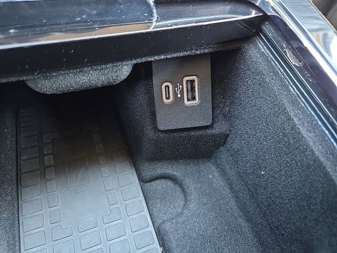 Used 2022 Lincoln Nautilus Reserve w/ Equipment Group 201A image 19