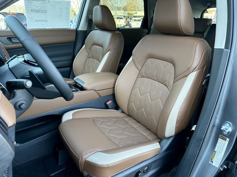 New 2026 Nissan Pathfinder Platinum image 24