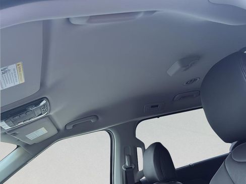 New 2026 Kia Carnival EX FWD image 24
