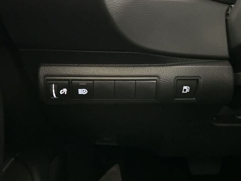 Used 2025 Toyota Corolla LE FWD image 16