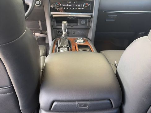 Used 2024 Nissan Armada SL w/ Captain's Chairs Package AWD/4WD image 13