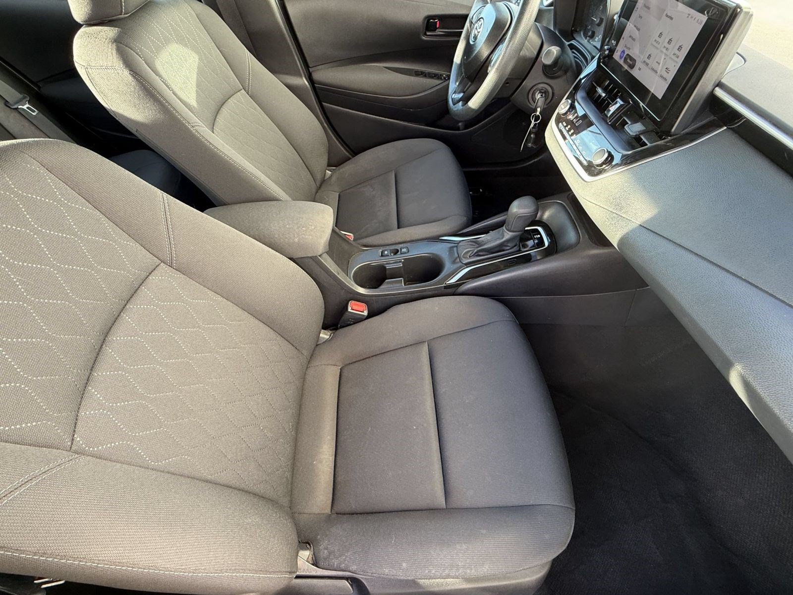 Used 2025 Toyota Corolla LE FWD image 25