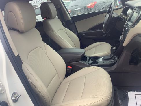 Used 2017 Hyundai Santa Fe Sport image 16