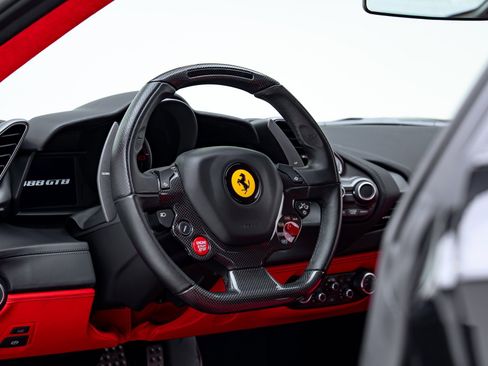 Used 2019 Ferrari 488 GTB RWD image 34