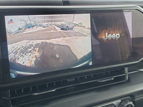 Used 2024 Jeep Wrangler Unlimited Rubicon image 27