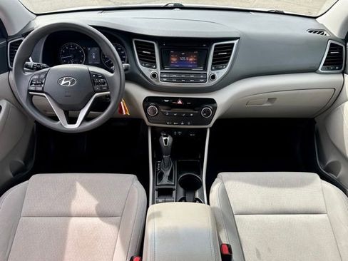 Used 2017 Hyundai Tucson SE image 16
