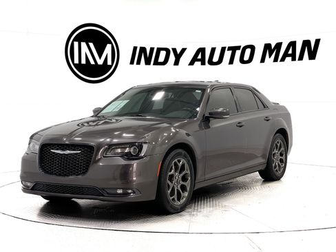 Used 2017 Chrysler 300 S w/ 300S Premium Group image 8