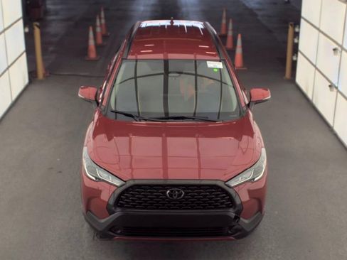 Used 2023 Toyota Corolla Cross LE FWD image 2