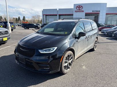 Used 2023 Chrysler Pacifica Limited w/ S Appearance Package