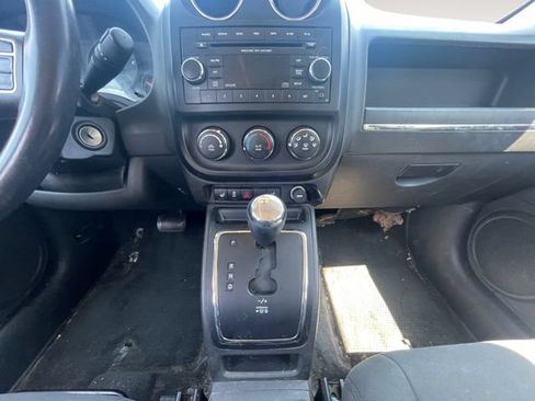 Used 2013 Jeep Patriot Latitude FWD image 11