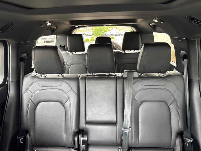 Used 2023 Land Rover Defender 130 SE AWD/4WD image 6