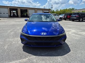 Used 2024 Hyundai Elantra SEL FWD video 2