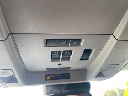 Used 2018 GMC Sierra 1500 SLT image 22