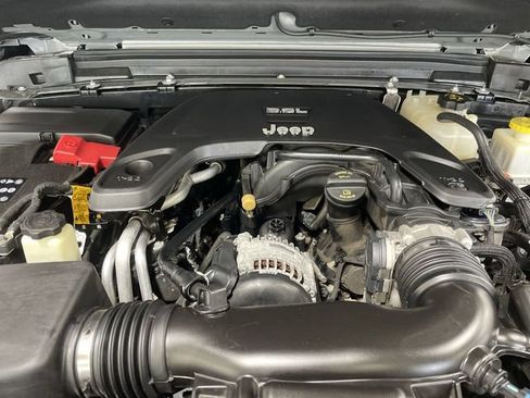 Used 2021 Jeep Gladiator Mojave AWD/4WD image 28