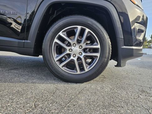 Used 2018 Jeep Compass Latitude w/ Popular Equipment Group image 17