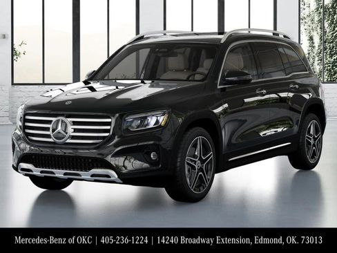 Used 2026 Mercedes-Benz GLB 250 image 1