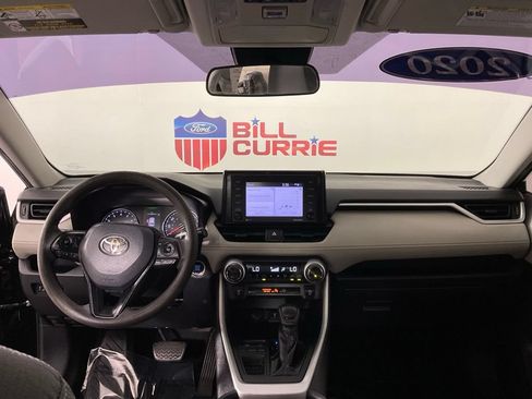 Used 2020 Toyota RAV4 XLE FWD image 18