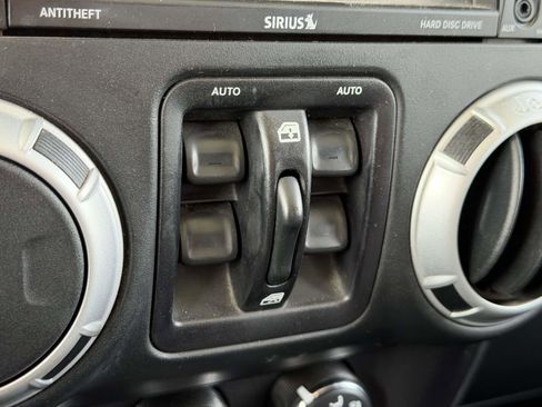 Used 2016 Jeep Wrangler Unlimited Rubicon w/ Dual Top Group image 24