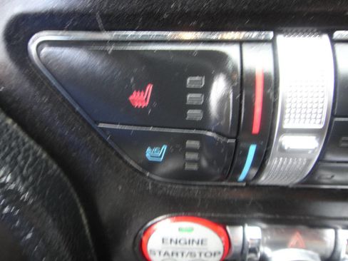 Used 2016 Ford Mustang Premium image 10