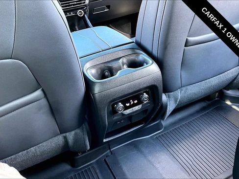 Used 2024 Chevrolet Traverse Z71 w/ Enhanced Driving Package AWD/4WD image 12