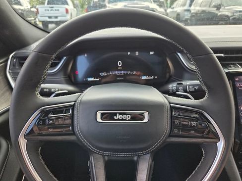 Used 2023 Jeep Grand Cherokee L Overland RWD image 28