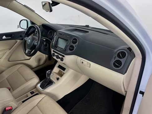 Used 2017 Volkswagen Tiguan S image 27
