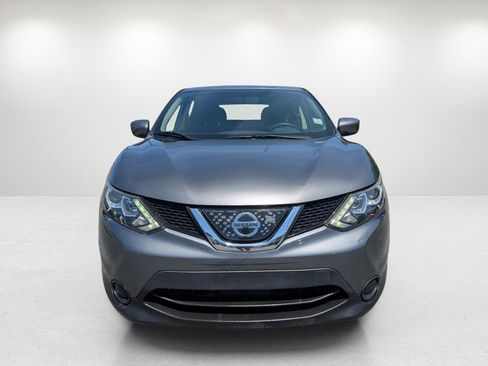 Used 2018 Nissan Rogue Sport S image 2