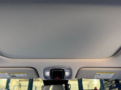 Used 2025 Hyundai Kona Limited FWD image 3