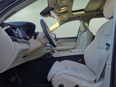 New 2026 Volvo XC90 B6 Ultra w/ Protection Package Premier image 23