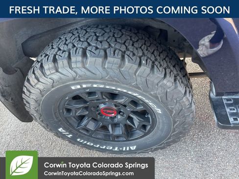 Used 2022 Toyota 4Runner SR5 Premium image 3