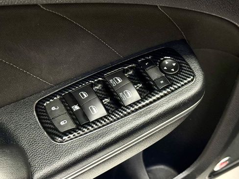 Used 2015 Dodge Charger SXT RWD image 12