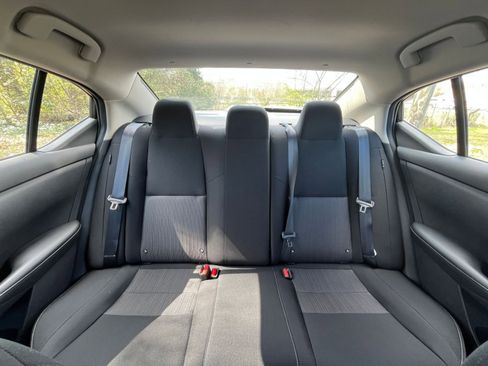 Used 2025 Nissan Sentra SV image 37