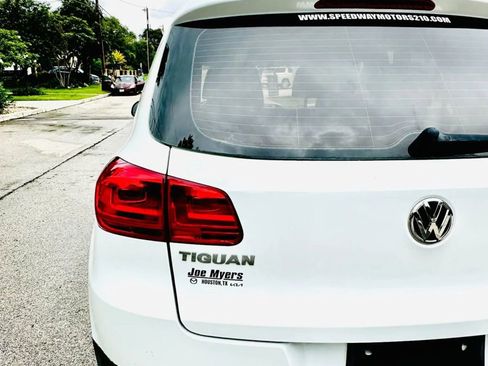 Used 2017 Volkswagen Tiguan S FWD image 9
