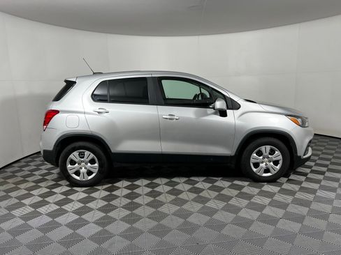 Used 2017 Chevrolet Trax LS image 4
