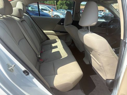 Used 2017 Honda Accord LX image 14