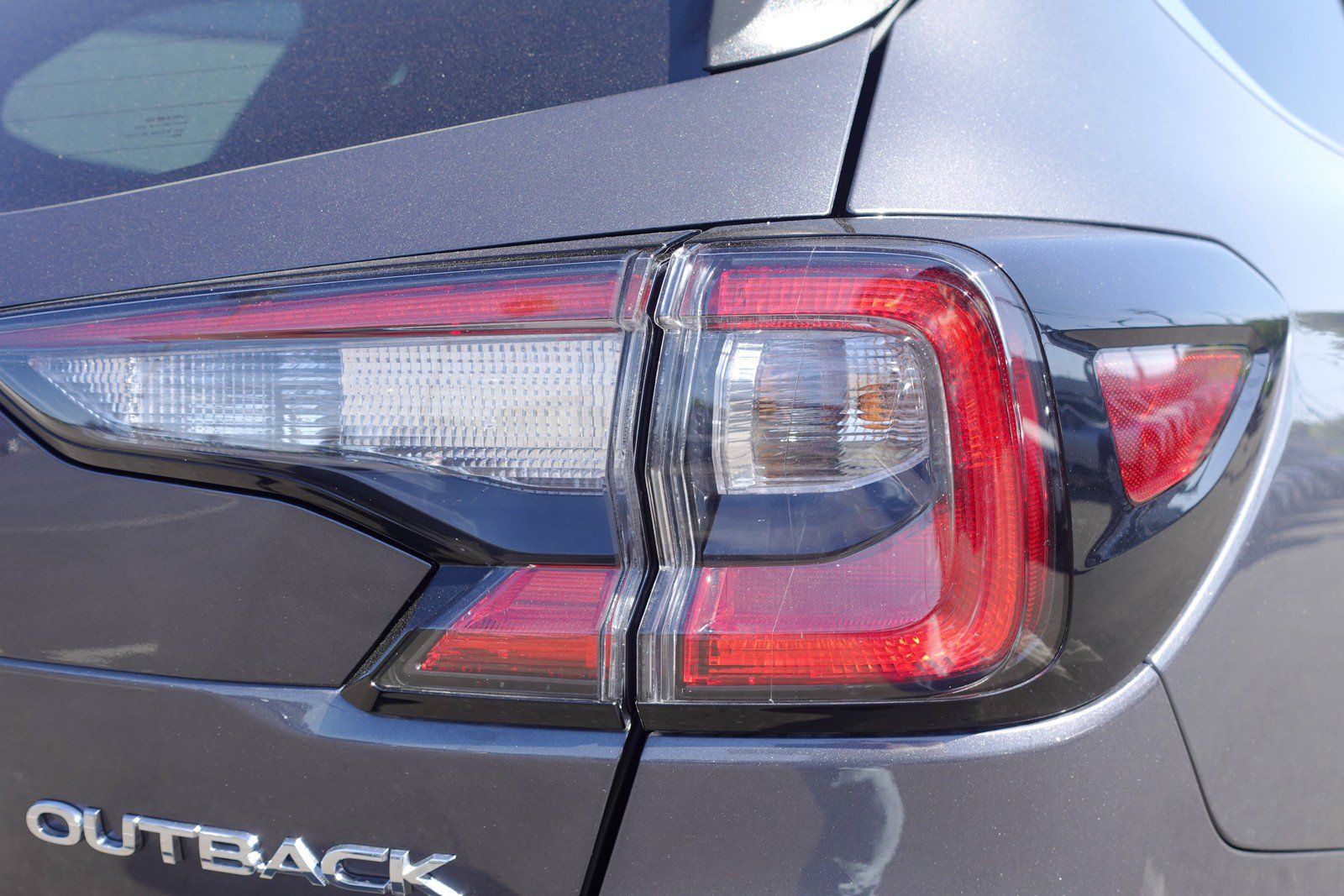 Certified 2025 Subaru Outback Limited AWD/4WD image 5